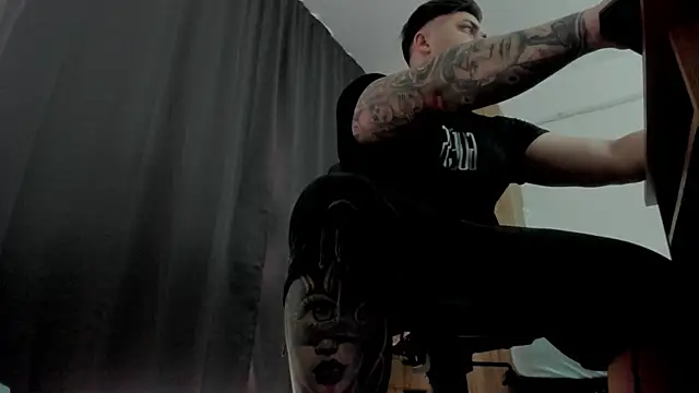 TonyWinston live cam on StripChat