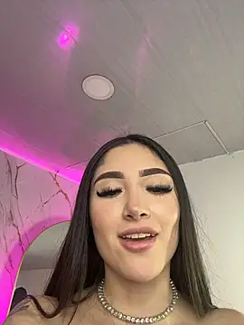 babyy_nicols_m webcam