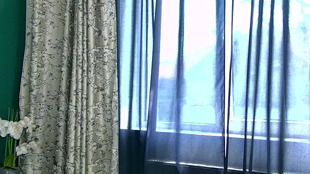 SkinnyNatty webcam