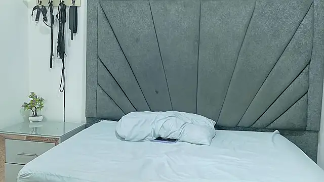 FantasyCouple_OS webcam