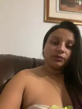 julia_moreira webcam