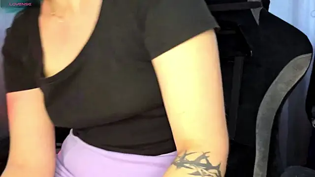EraMoneyhun webcam