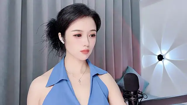 Momo-Wow webcam