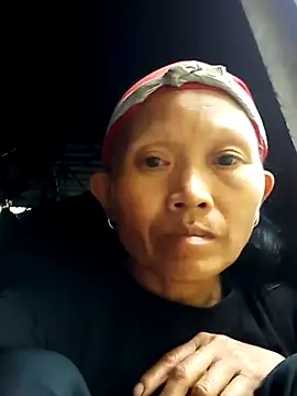 Nguyen_Emaa webcam