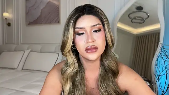 Your_Majesty_Tyra webcam