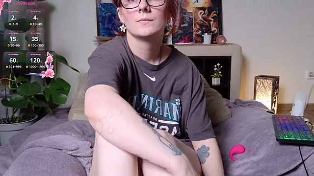 Hot_Thumbelina webcam