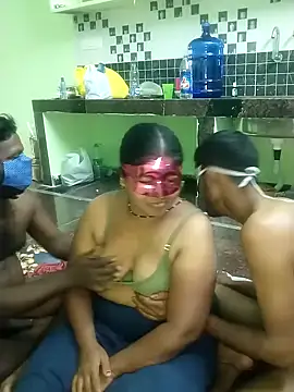 Hotviyaja-sexy webcam