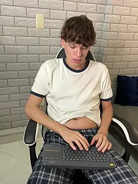 Nicola_hard webcam
