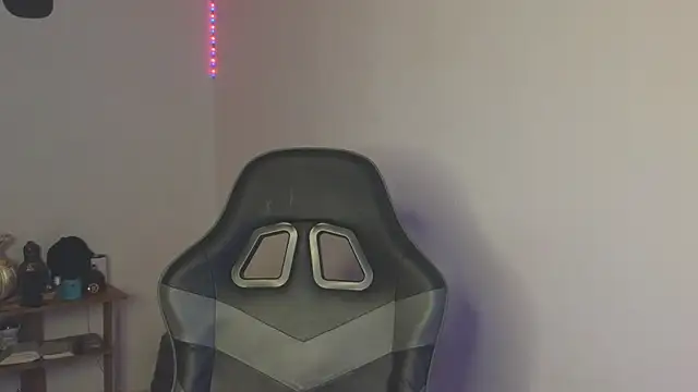 Ades_Lowe webcam