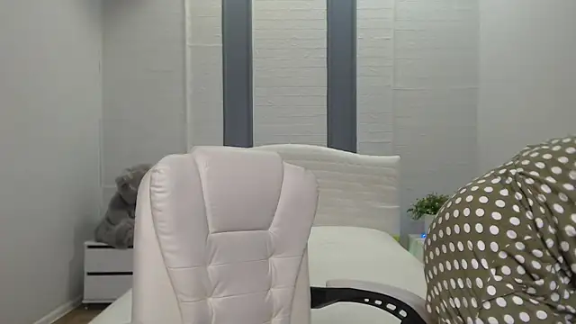 TessaDaybreak webcam