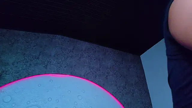 ReinaChloe webcam
