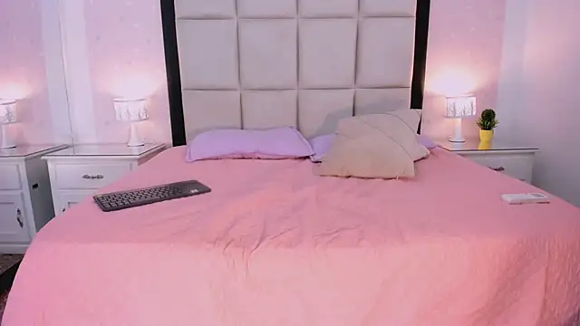 TreisyVixen webcam
