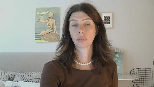 WhiteQueen888 webcam