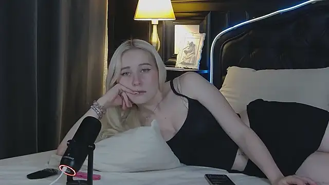 EmmaLaurentis webcam