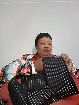 nancy111 live cam on StripChat