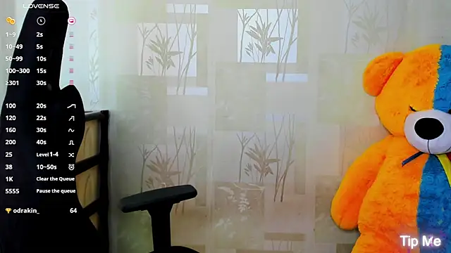 MeganNewCat live cam on StripChat