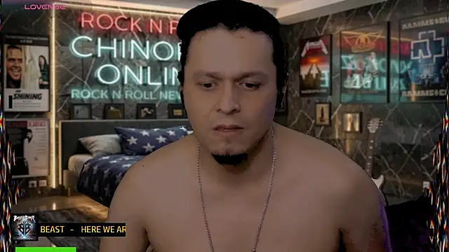 chino_roz live cam on StripChat