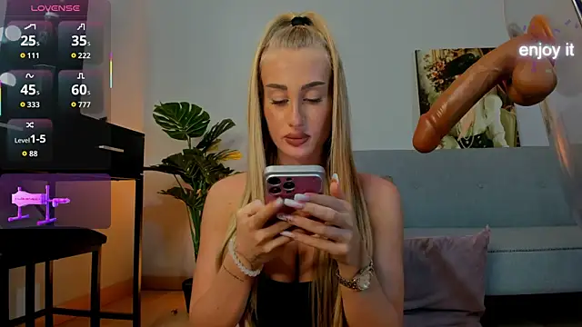 Mia__Milan webcam