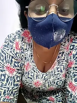 sexxyrenukaa webcam