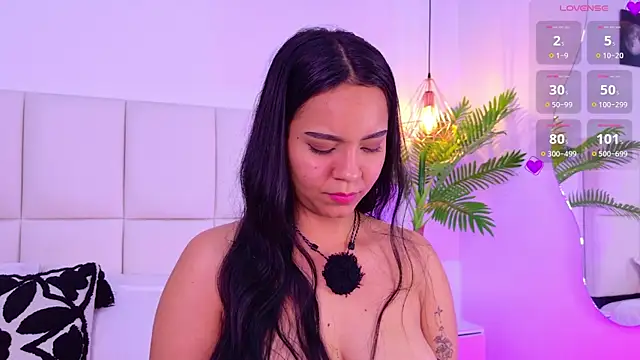 sophieblake69 live cam on StripChat