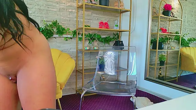 TemptingBella webcam