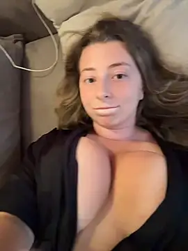 curvyflawless Live Webcam on Stripchat