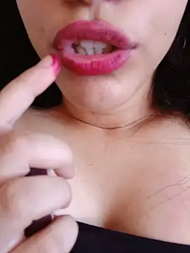 yassmin-- webcam