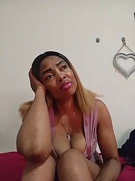 SEXYMOANSXX webcam