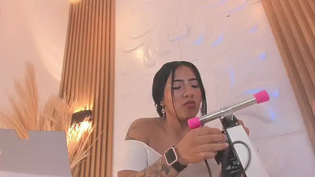 Nattasha_Pink webcam