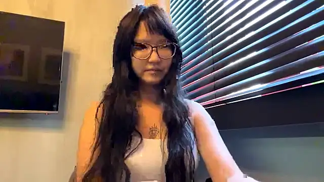 neonami webcam