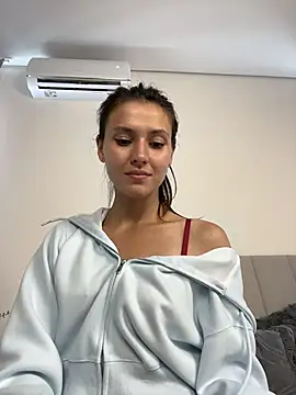 LunaBloom___ webcam
