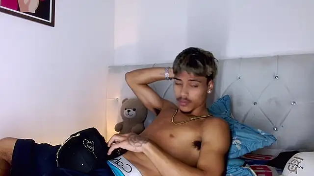 Angel_foxc13 webcam