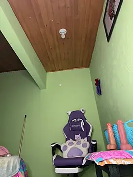 KattalellaGomez webcam