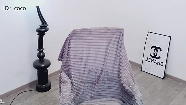 Flirty-001 webcam
