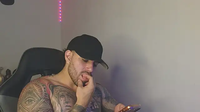 Ades_Lowe webcam