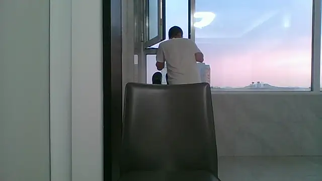 nole_china7 (Ask my age) - talk / fun / cum