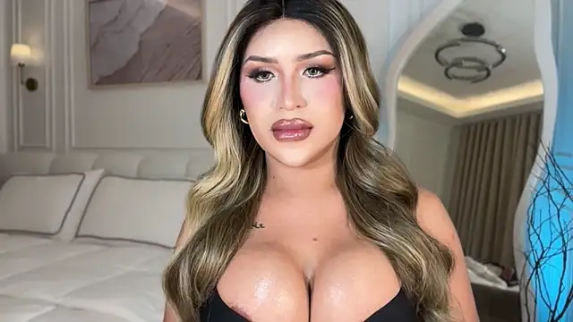 Your_Majesty_Tyra webcam
