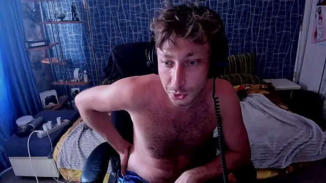 CuteBoy228 webcam