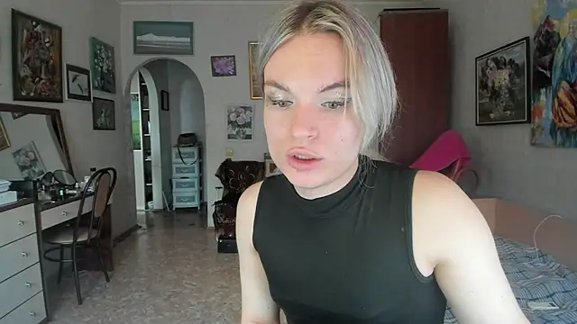 milliKira006 webcam