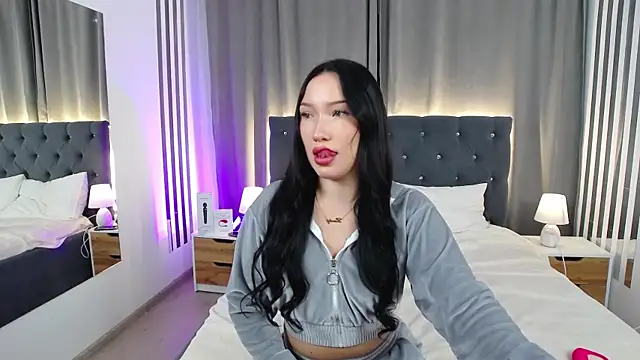 VikkyVonn live cam on StripChat