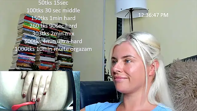 queenofthenighttt live cam on StripChat