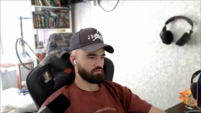 _Serious_Man webcam