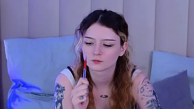 AlyssFrost webcam