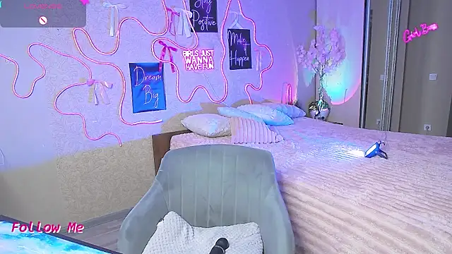 Lillianhot68 webcam