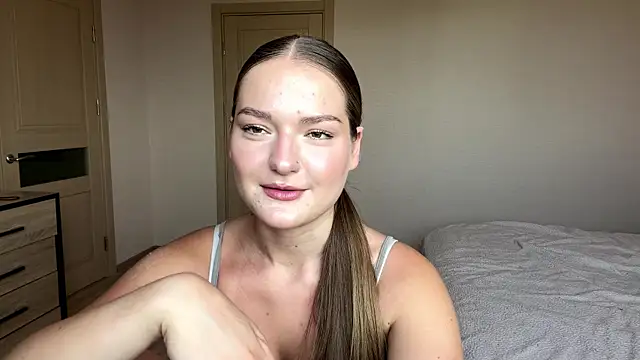 lizettofortuna (F teen) - Sexually touching neck and hair