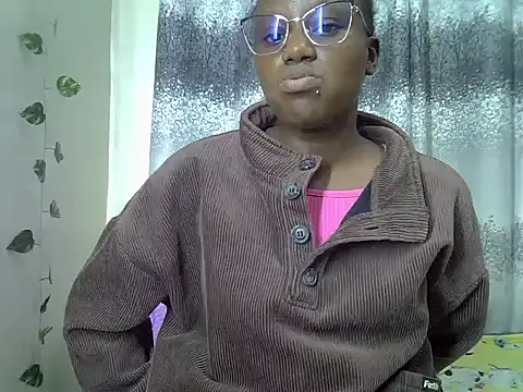 Happybree_ webcam