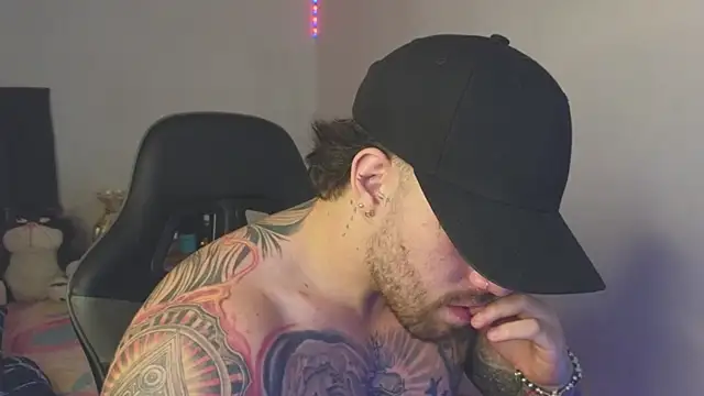 Ades_Lowe webcam