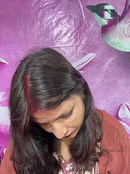 Priyaa_1433 webcam