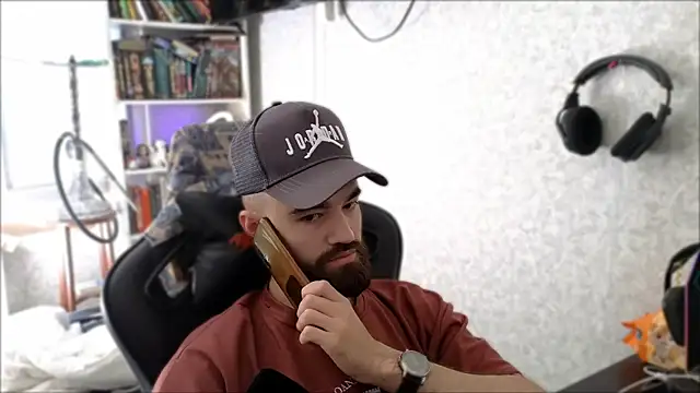 _Serious_Man webcam