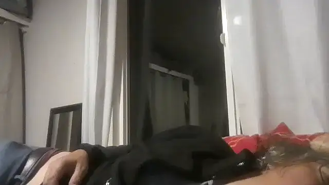 riffraff69 live cam on StripChat